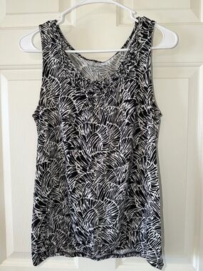 croft & barrow Black and White Patterned Ruffle-Trim Tank